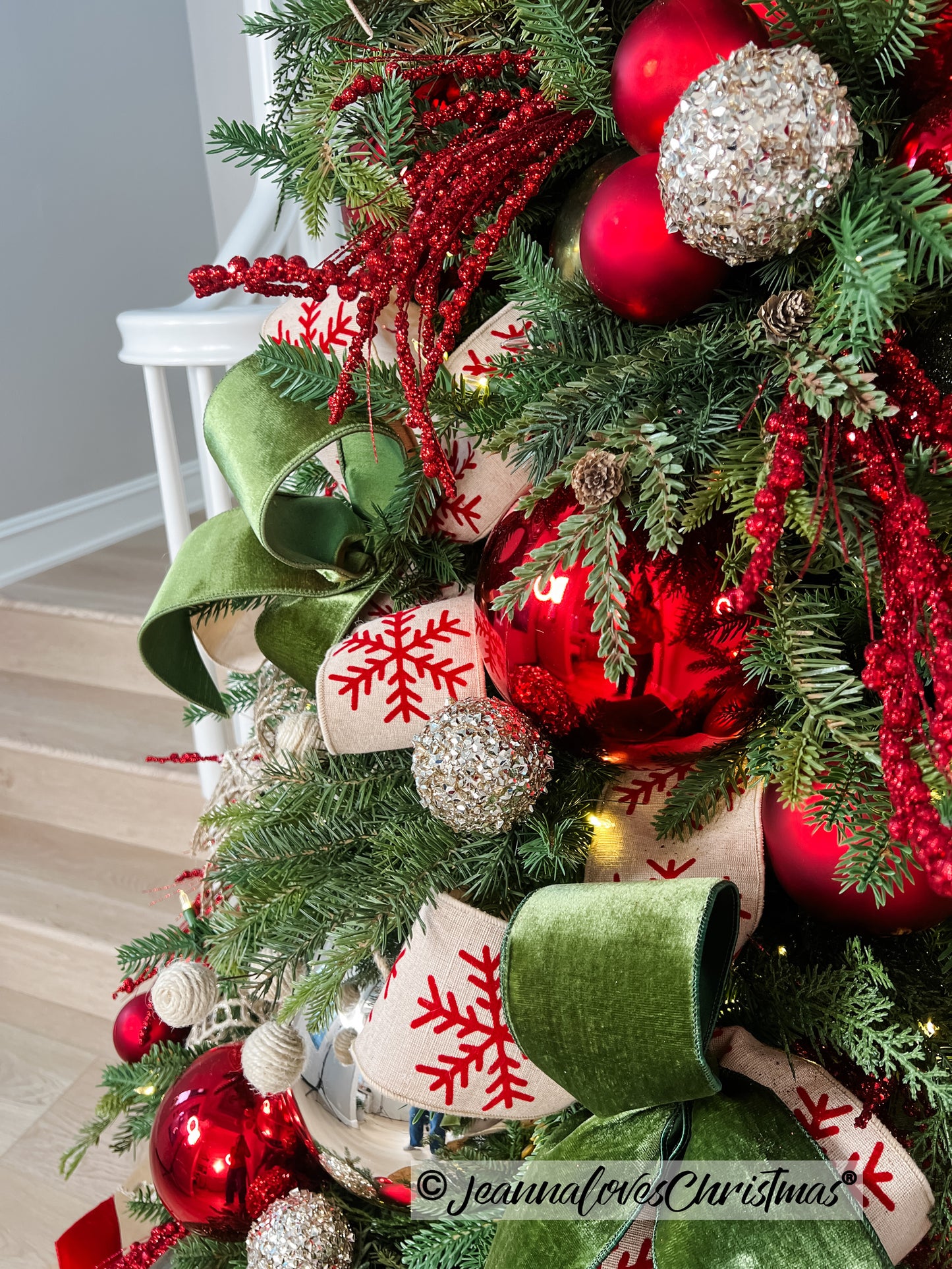 Linen Snowflake 4" Red