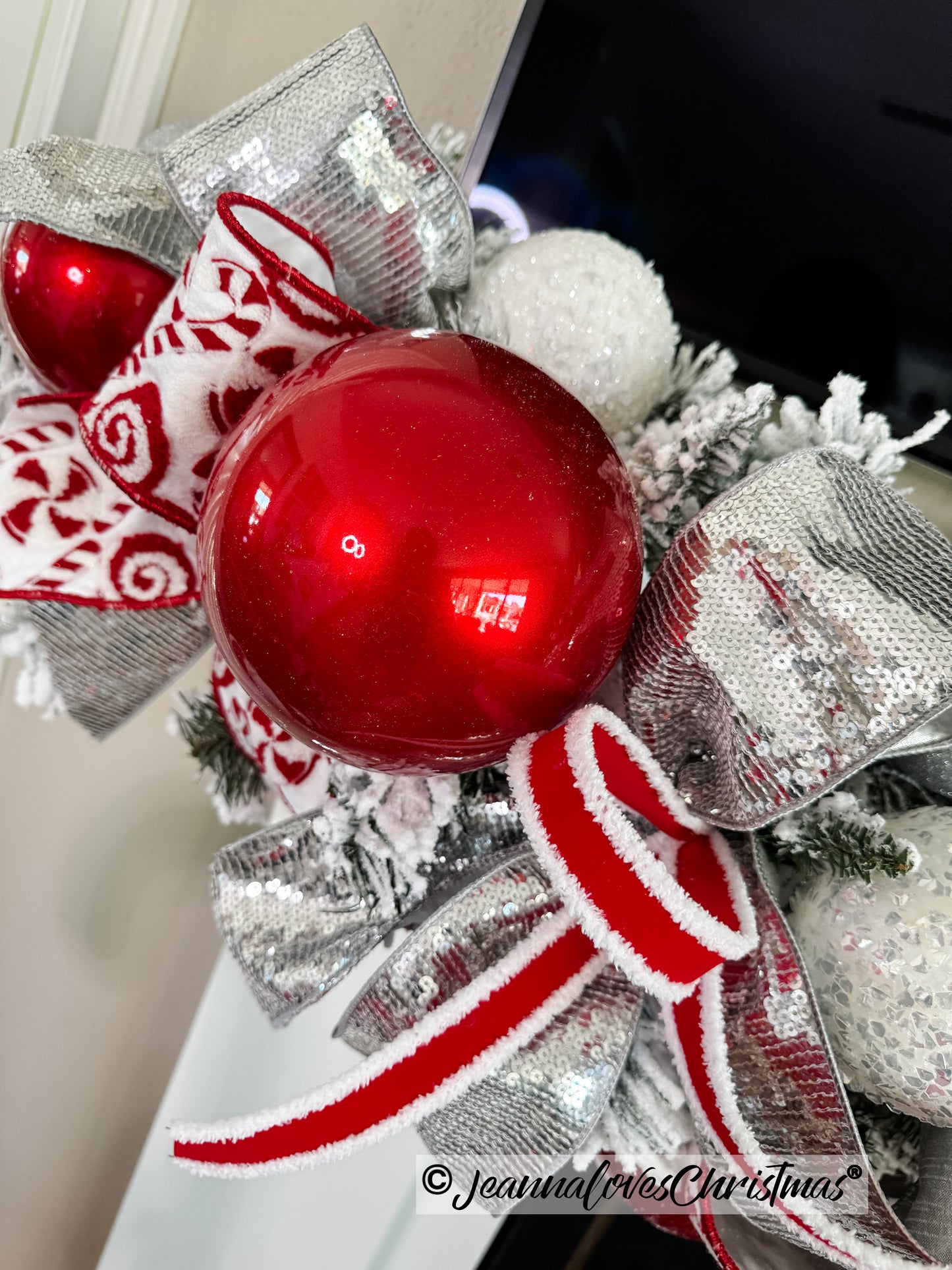 Santa Trim 1" Red